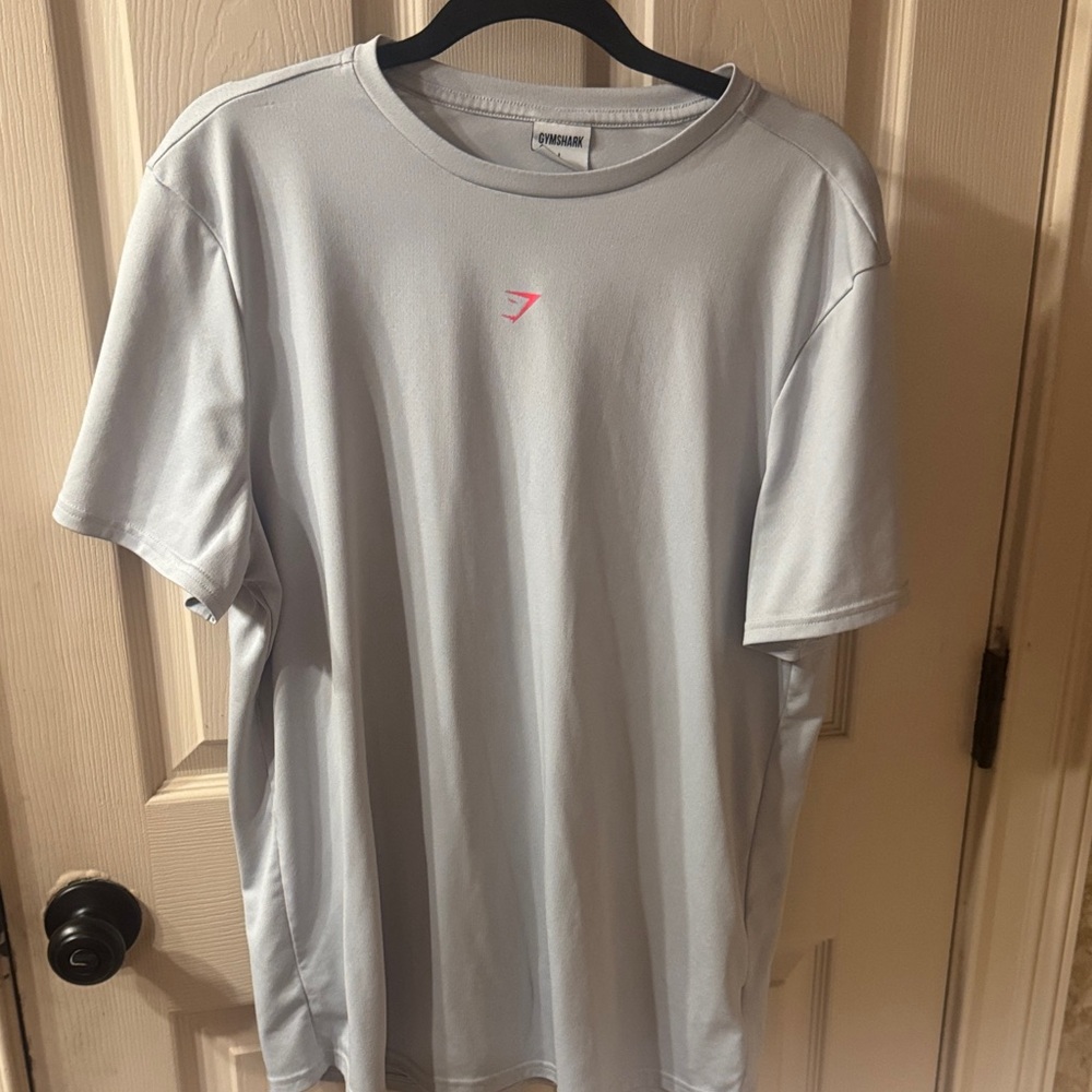 Gymshark Men’s Light Gray Crewneck Tee with Pink Logo